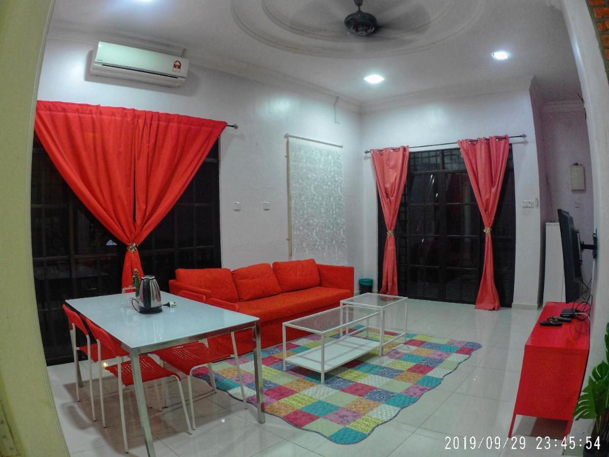Holiday Homestay Dungun Exterior foto